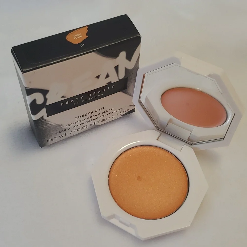 NIB Fenty Beauty by Rihanna Cheeks Out Freestyle Cream Blush 01 in Fuego Flush